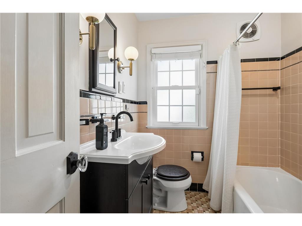 5821 Colfax Avenue S Minneapolis MN 55419 7069843 image60