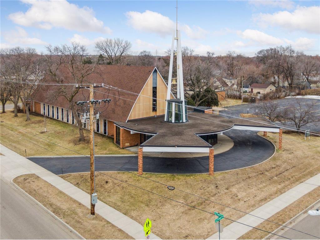 5827 Humboldt Avenue N Brooklyn Center MN 55430 7035667 image1