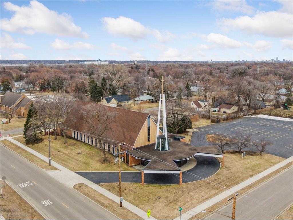 5827 Humboldt Avenue N Brooklyn Center MN 55430 7035667 image3