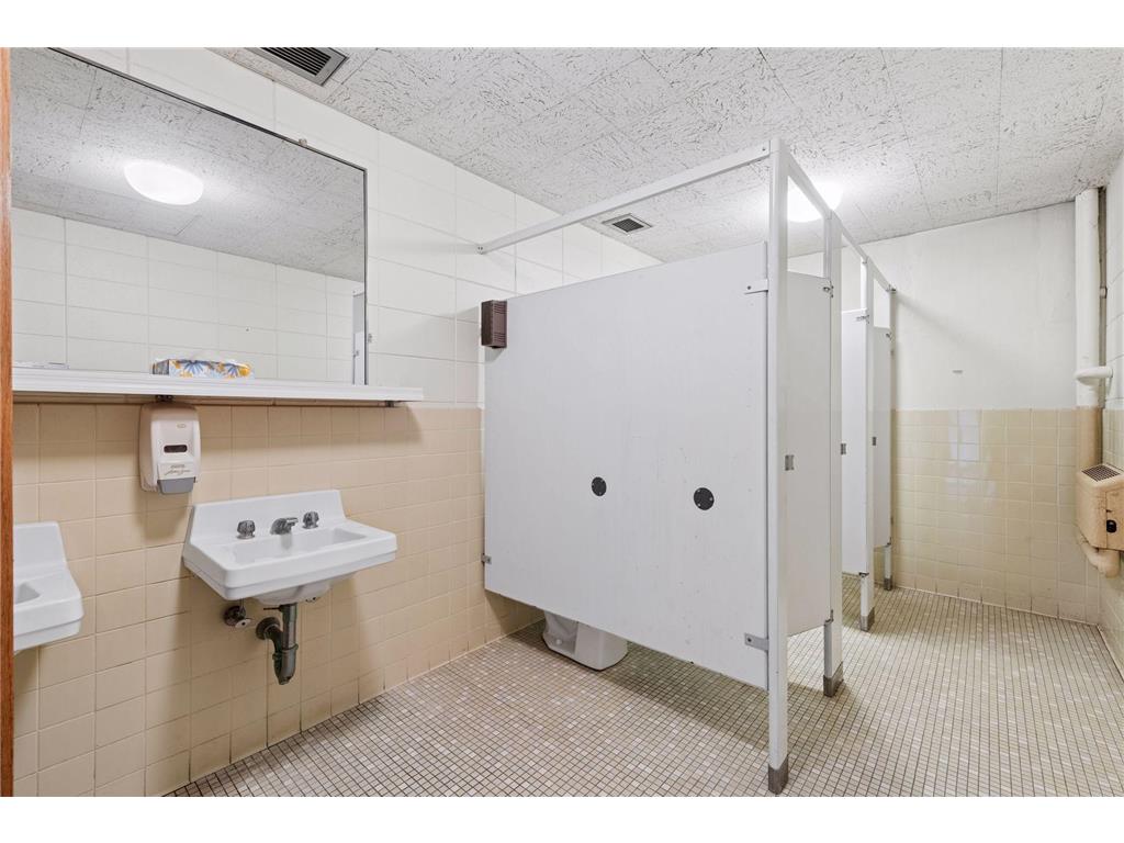 5827 Humboldt Avenue N Brooklyn Center MN 55430 7035667 image38