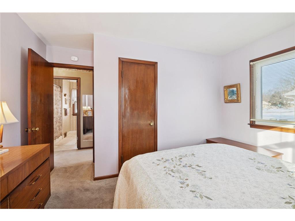 5832 Rhode Island Avenue N Crystal MN 55428 7035982 image14