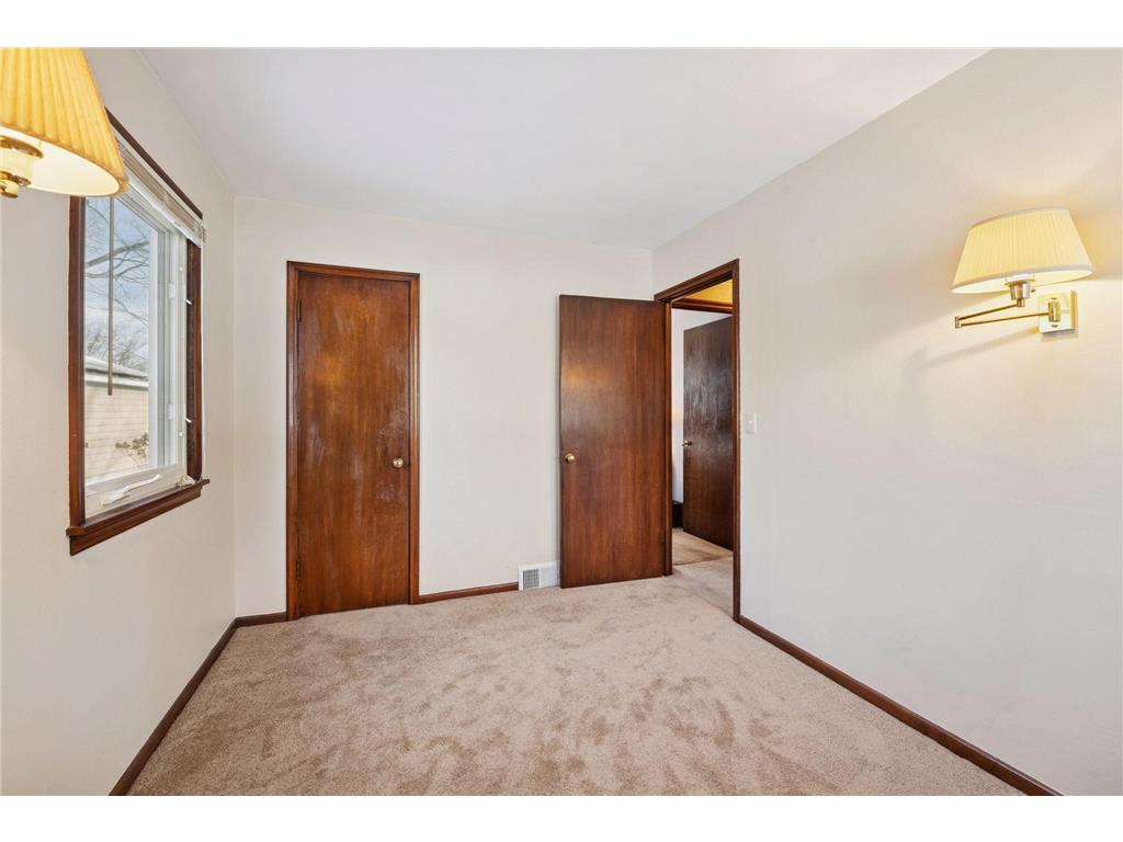 5832 Rhode Island Avenue N Crystal MN 55428 7035982 image16