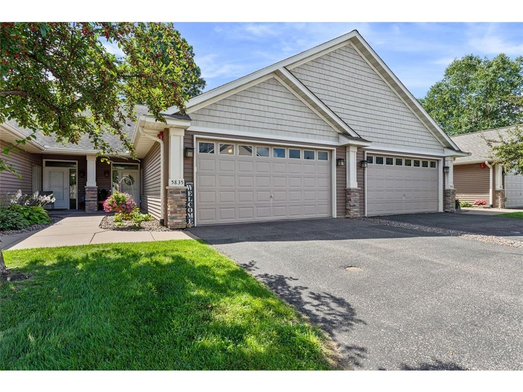 5835 Oakgreen Court N Oak Park Heights MN 55082 6776130 image1