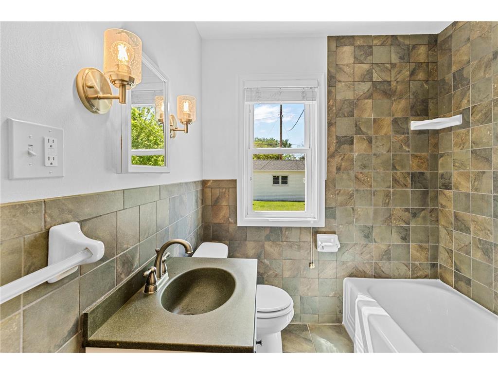 5840 Russell Avenue S Minneapolis MN 55410 7078531 image16