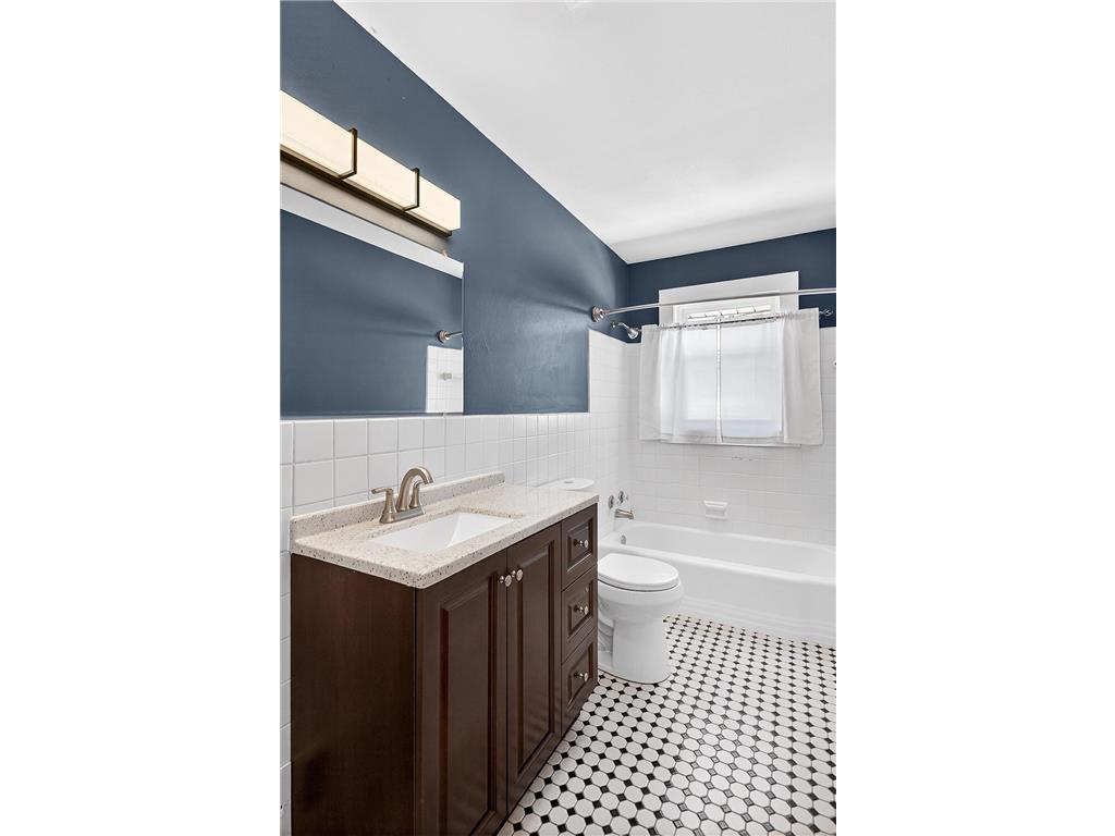5844 Washburn Avenue S Minneapolis MN 55410 7001936 image10