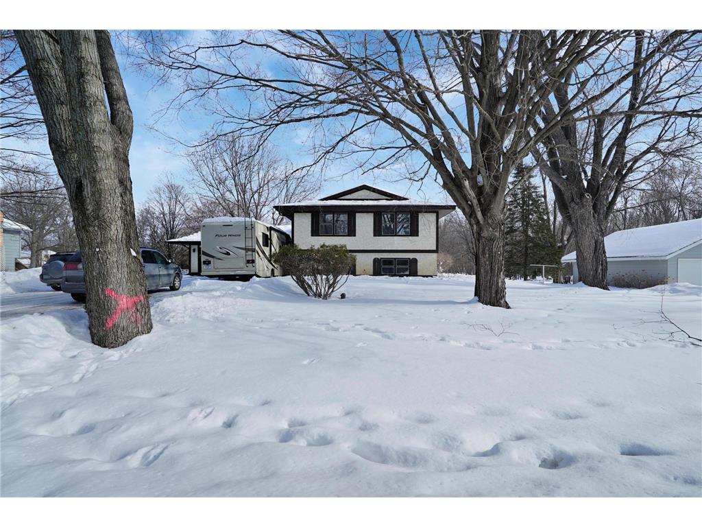 5845 Strawberry Lane, Shorewood, MN 55331 MLS 6304425 Edina Realty