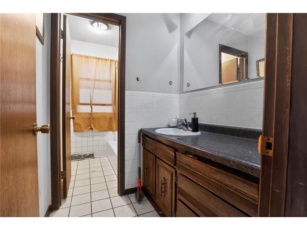 585 Cottage Avenue W Saint Paul MN 55117 7005268 image17