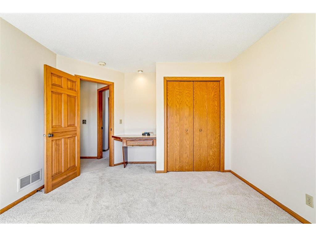 585 High Ridge Circle Mendota Heights MN 55118 6784178 image37