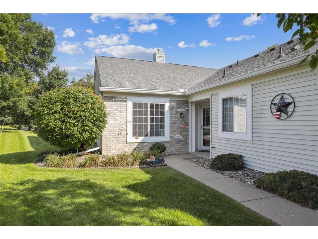 585 Markgrafs Lake Bay Woodbury MN 55129 6785463 image1