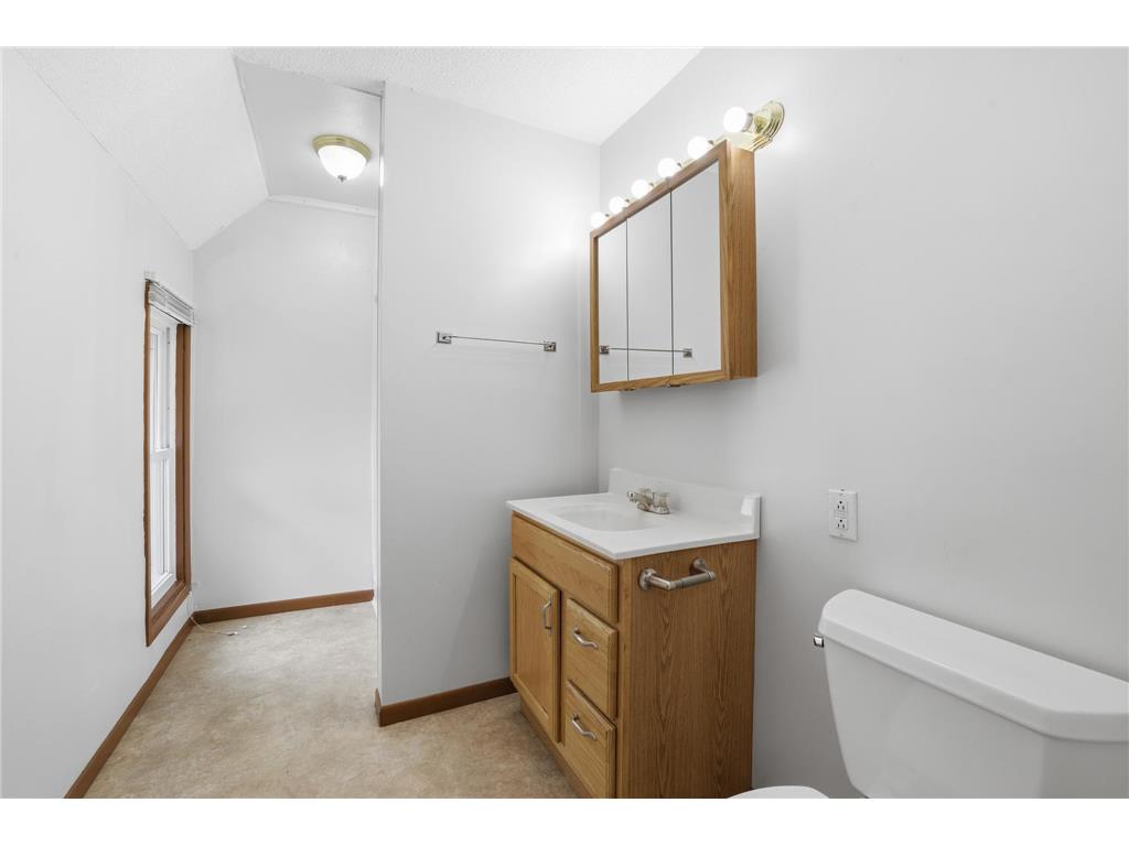 585 S Wasson Lane River Falls WI 54022 7090018 image25