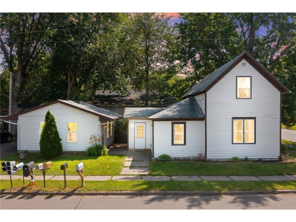 585 W 3rd Street Rush City MN 55069 6567274 image1