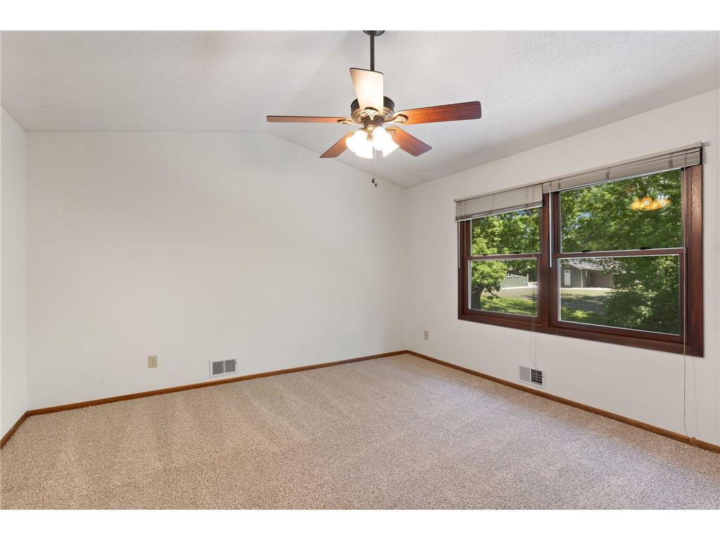 5855 Arthur Street NE Fridley MN 55432 7061936 image13