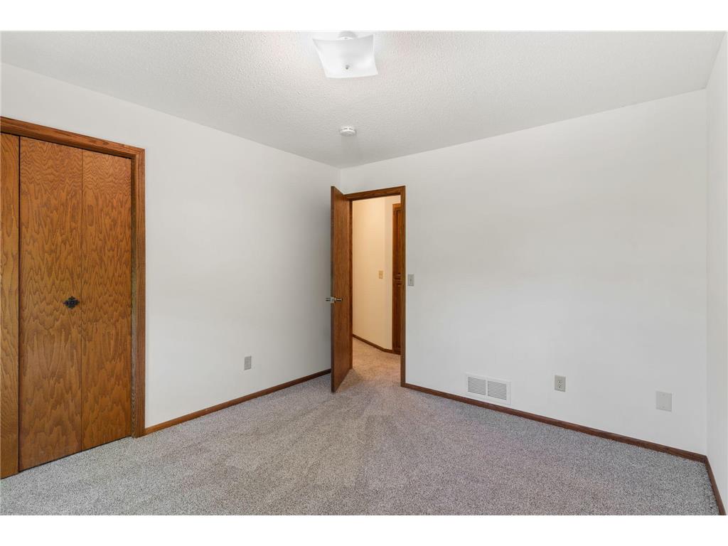 5855 Arthur Street NE Fridley MN 55432 7061936 image16