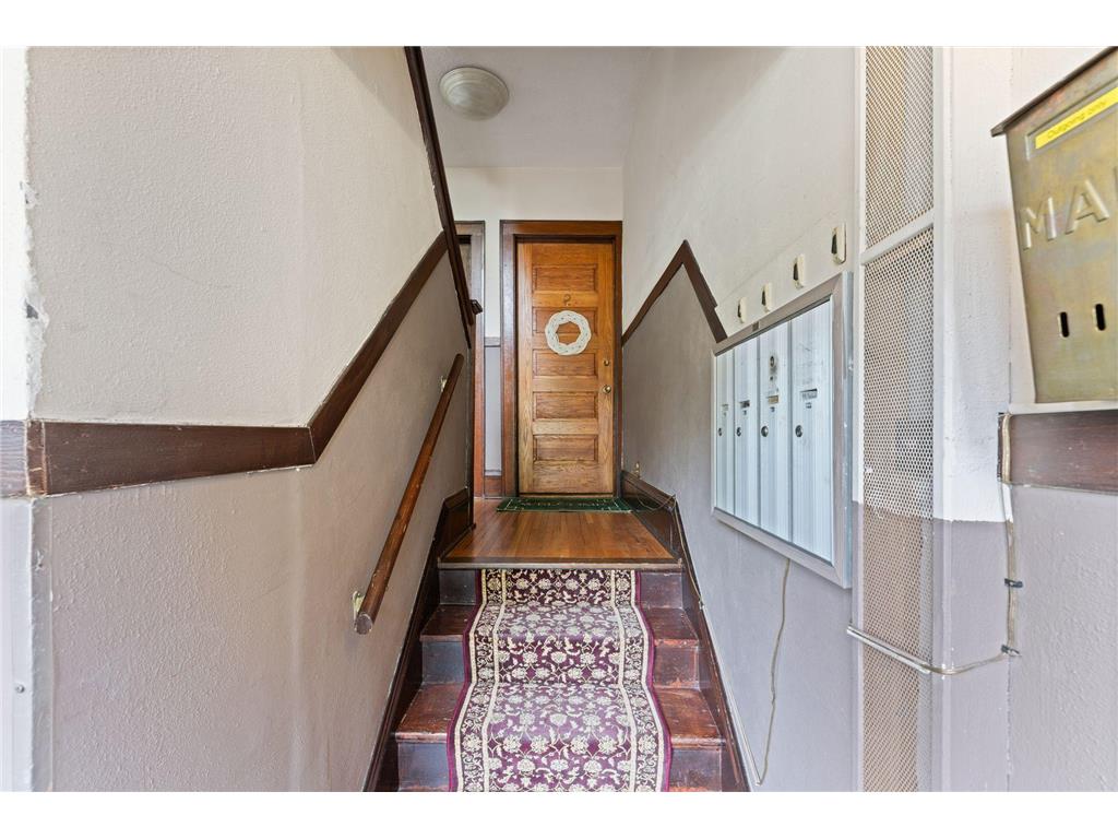 586 Ashland Avenue #2 Saint Paul MN 55102 7076069 image10