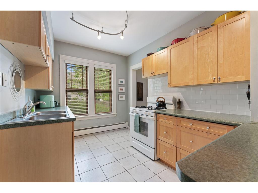 586 Ashland Avenue #2 Saint Paul MN 55102 7076069 image17