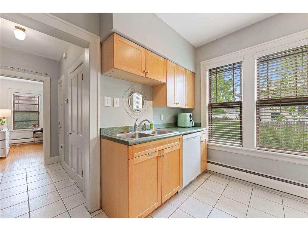 586 Ashland Avenue #2 Saint Paul MN 55102 7076069 image20