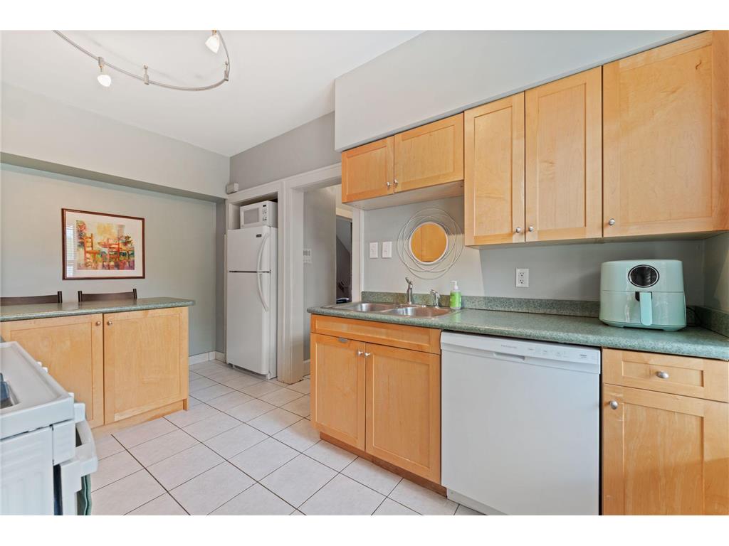 586 Ashland Avenue #2 Saint Paul MN 55102 7076069 image21