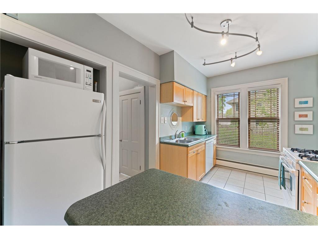 586 Ashland Avenue #2 Saint Paul MN 55102 7076069 image23