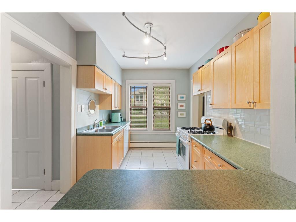 586 Ashland Avenue #2 Saint Paul MN 55102 7076069 image24