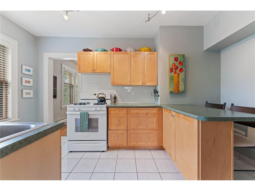 586 Ashland Avenue #2 Saint Paul MN 55102 7076069 image5