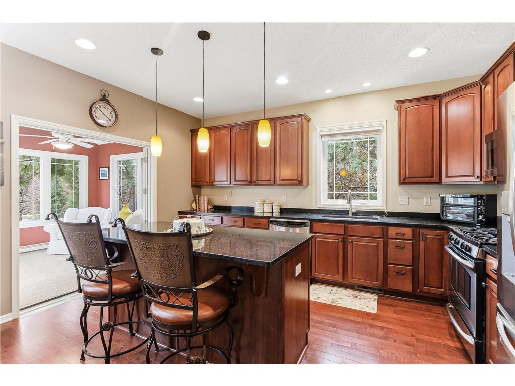 586 Sutherland Drive Woodbury MN 55129 7046807 image12