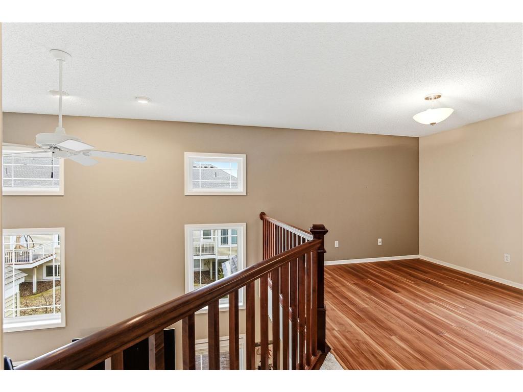 586 Sutherland Drive Woodbury MN 55129 7046807 image29