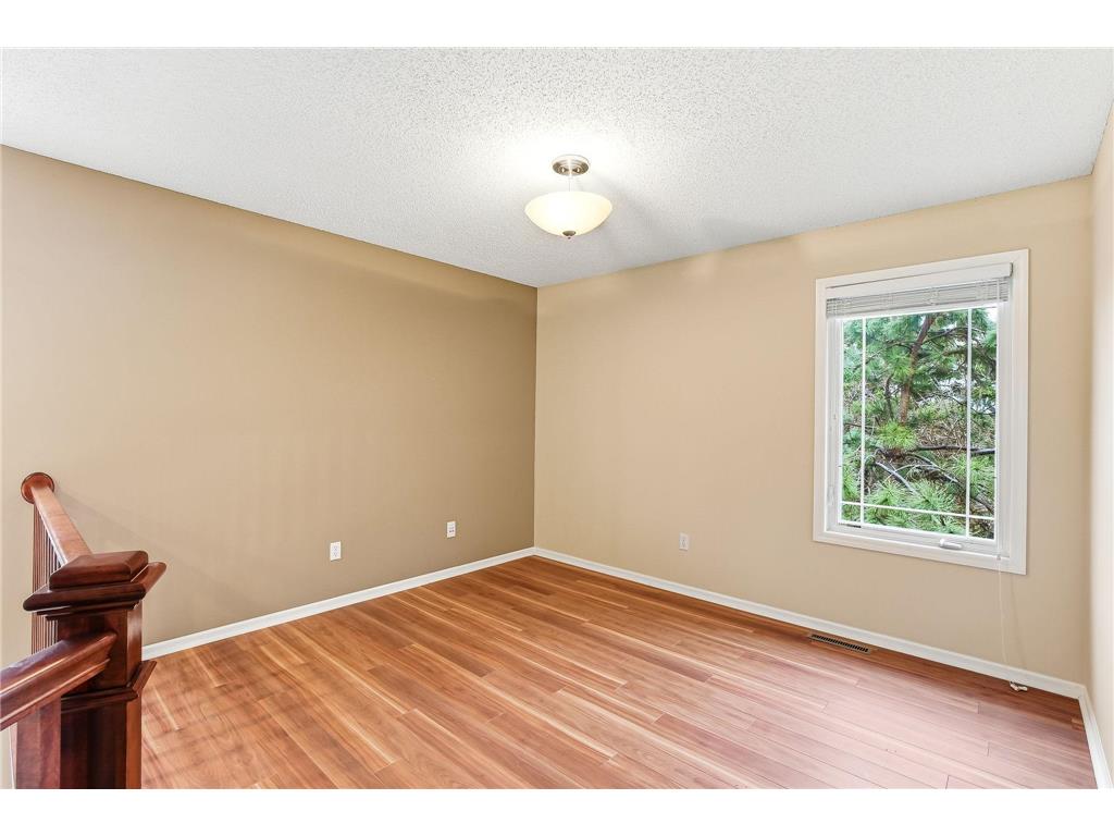 586 Sutherland Drive Woodbury MN 55129 7046807 image30