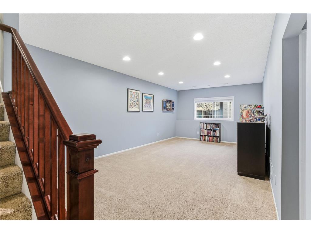 586 Sutherland Drive Woodbury MN 55129 7046807 image31