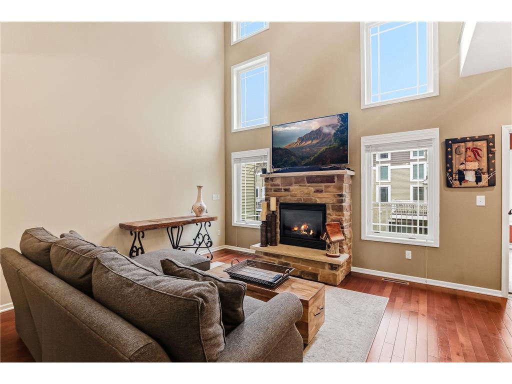 586 Sutherland Drive Woodbury MN 55129 7046807 image9