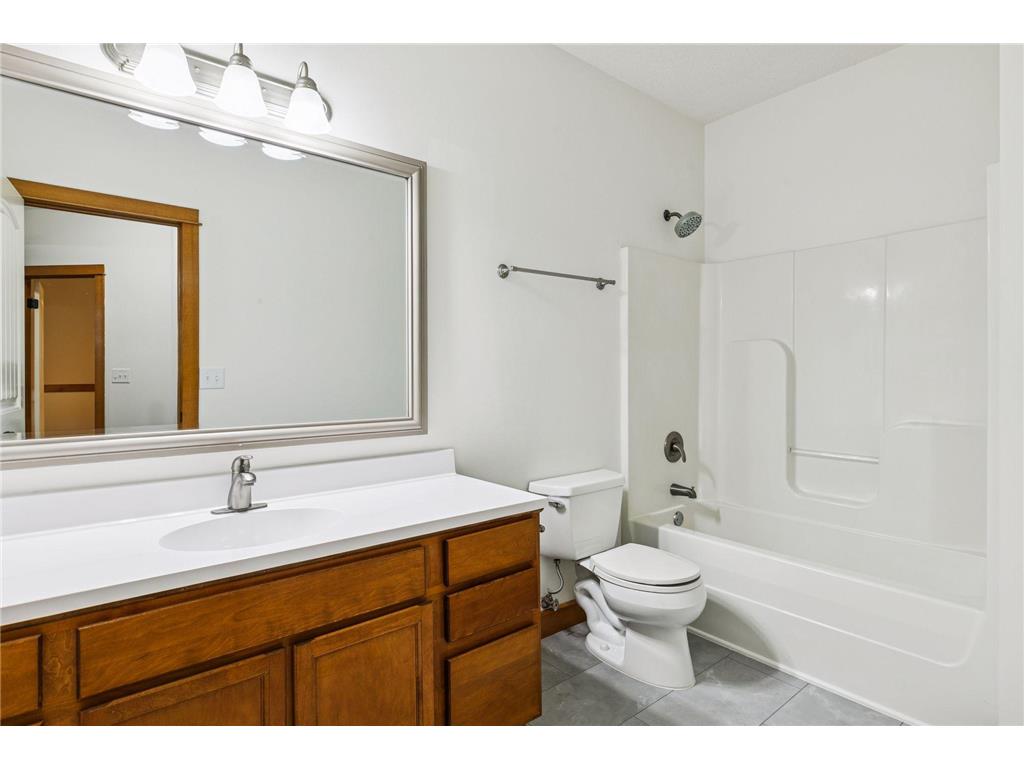 5862 Oakgreen Court N Oak Park Heights MN 55082 7020023 image24