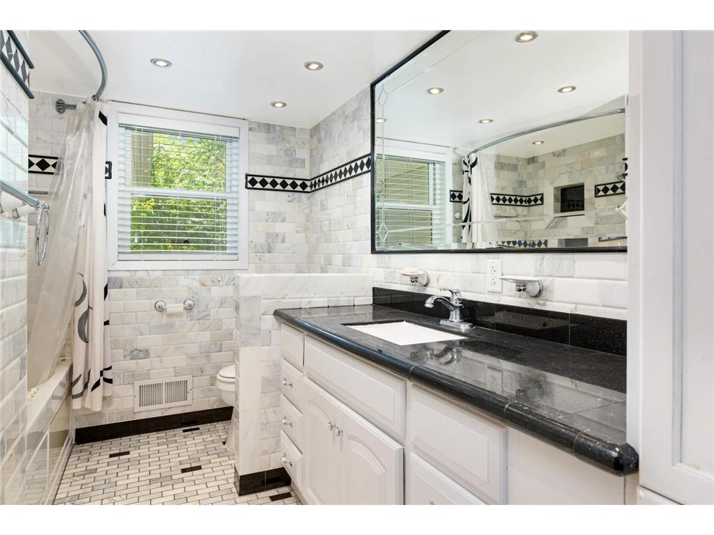 5867 Central Avenue NE Fridley MN 55432 - West Moore 7039939 image17