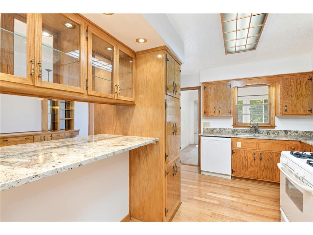 5867 Central Avenue NE Fridley MN 55432 - West Moore 7039939 image8