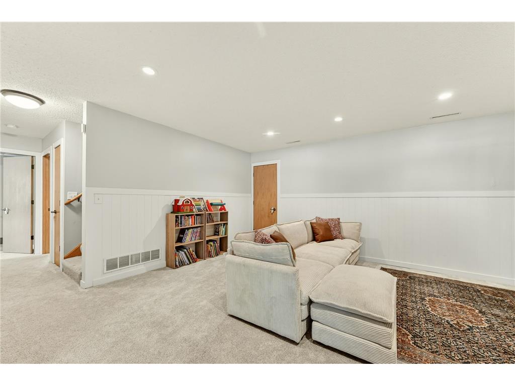 5867 Kingsbury Drive NW Rochester MN 55901 7089879 image12