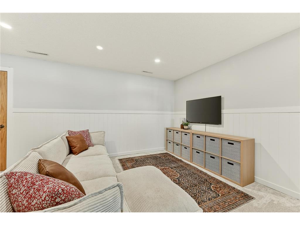 5867 Kingsbury Drive NW Rochester MN 55901 7089879 image14