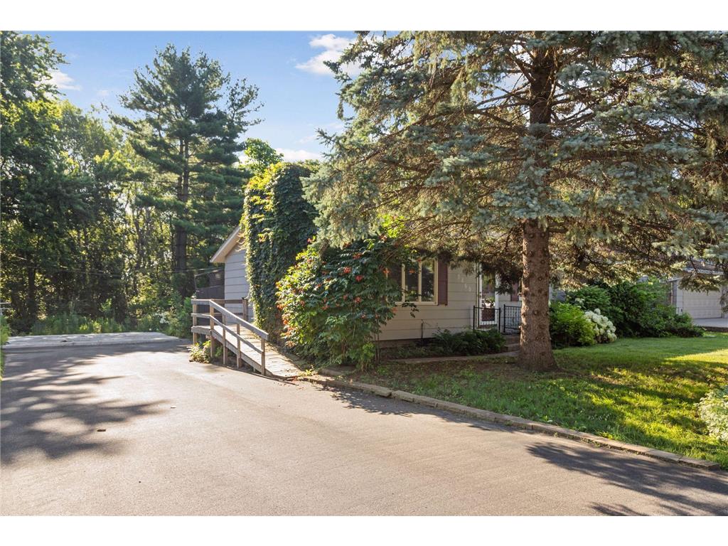 5869 Oldfield Avenue N Stillwater MN 55082 6587042 image1