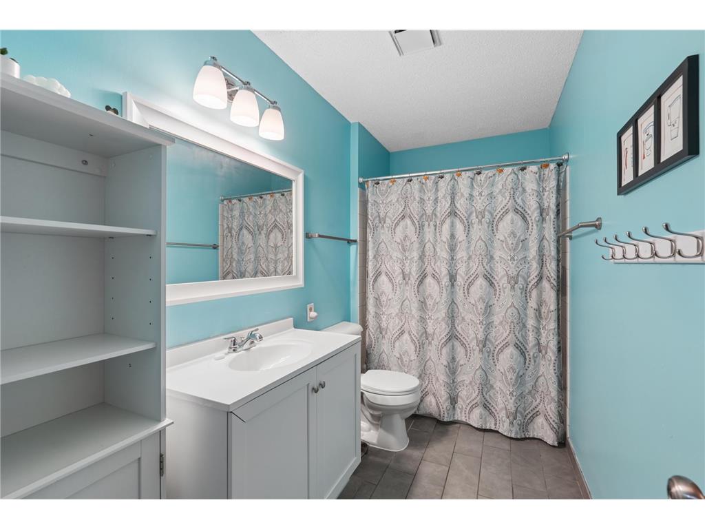 5870 Daniel Court Shoreview MN 55126 7065779 image18