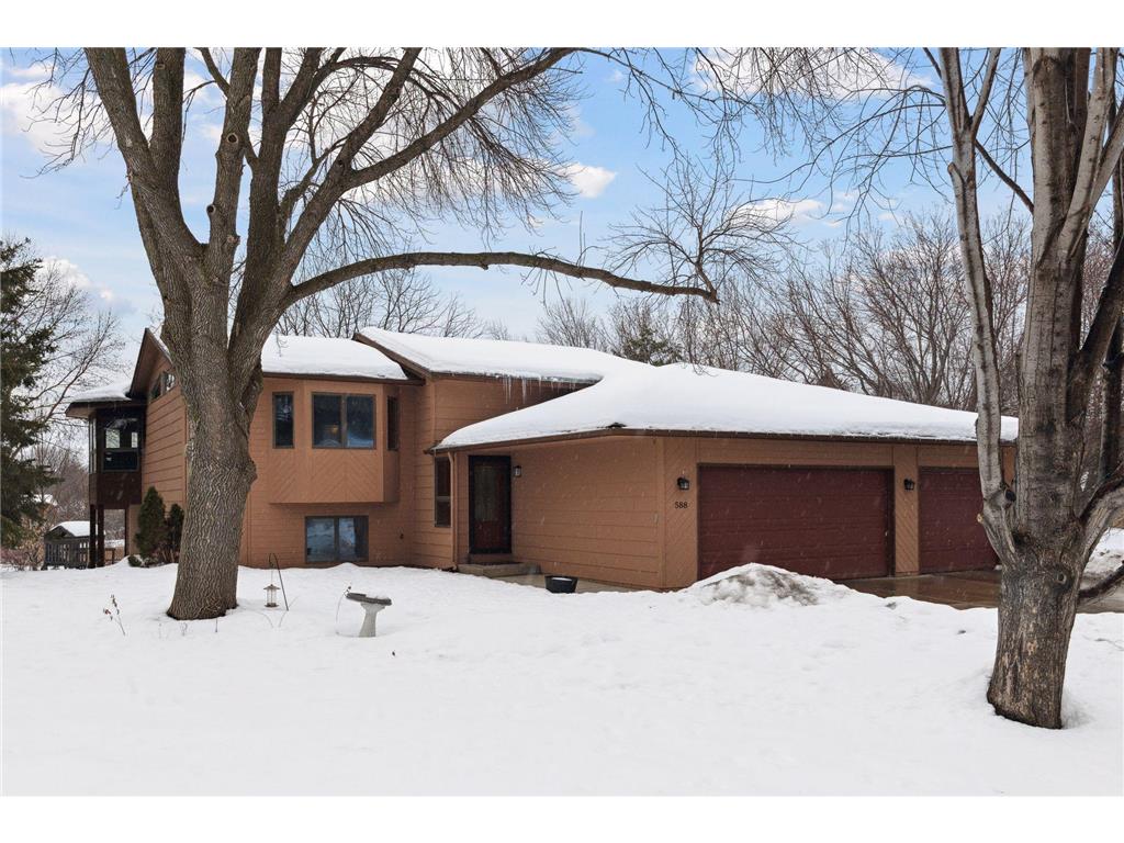 588 Dresden Drive, Chaska, MN, 55318 MLS 6327940 Edina Realty