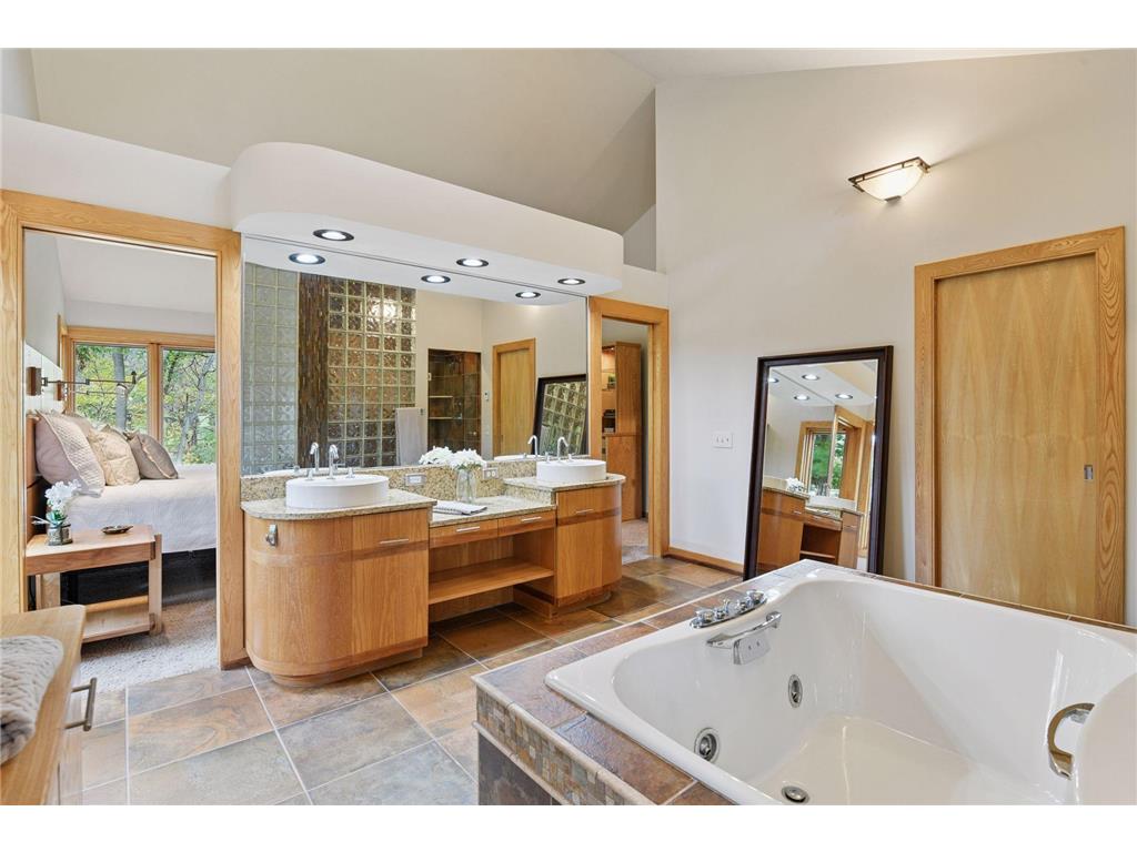 5880 Boulder Bridge Lane Shorewood MN 55331 - Lake Minnetonka 6805988 image25