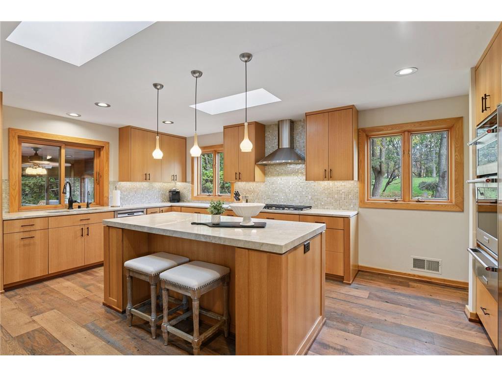 5880 Boulder Bridge Lane Shorewood MN 55331 - Lake Minnetonka 6805988 image3