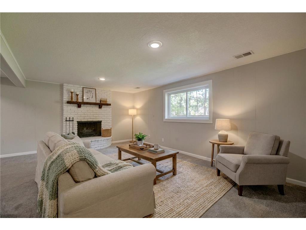 5881 Lexington Avenue N Shoreview MN 55126 7070233 image12