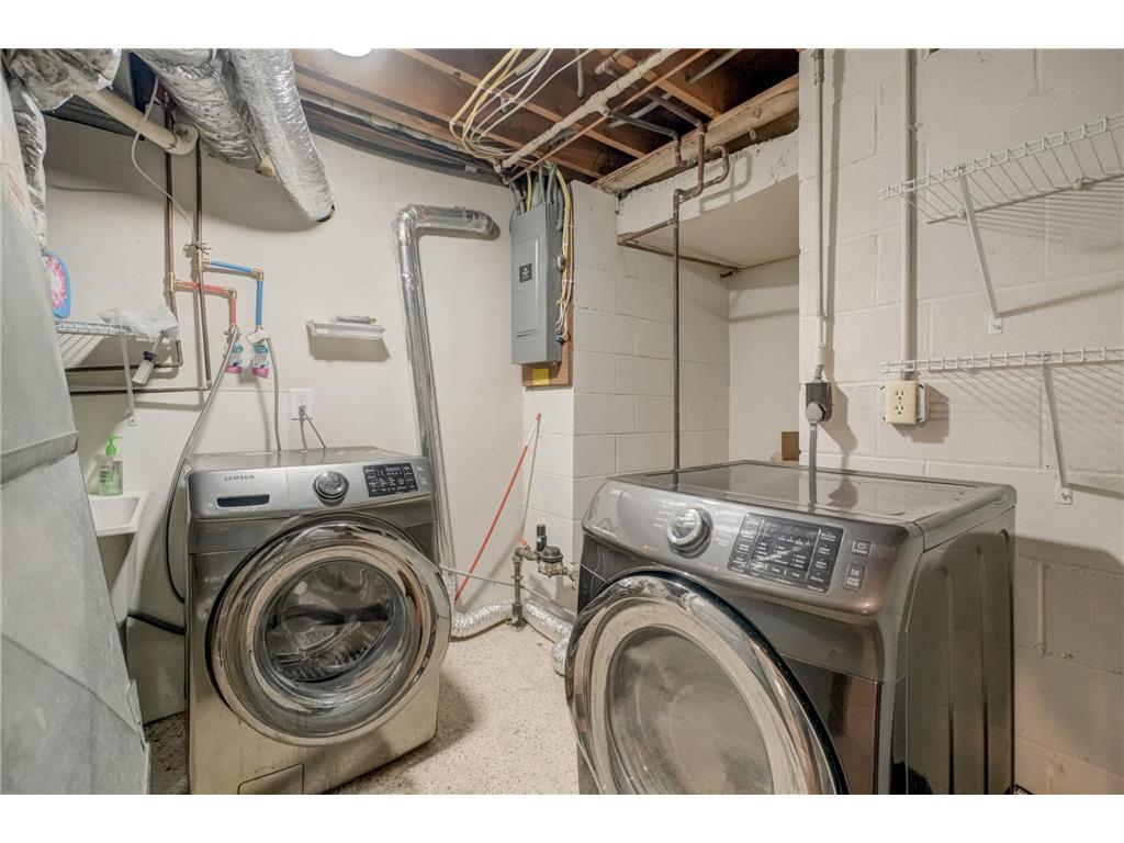 5881 Lexington Avenue N Shoreview MN 55126 7070233 image15