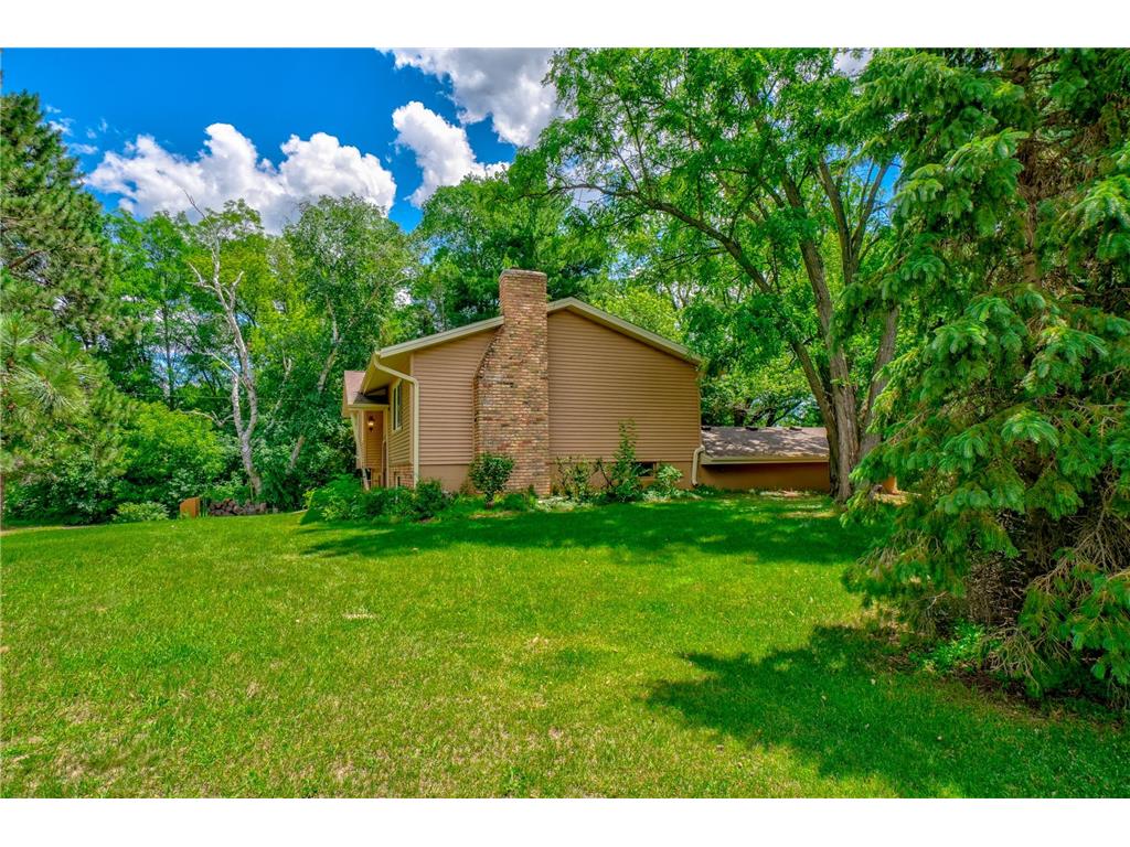 5881 Lexington Avenue N Shoreview MN 55126 7070233 image16