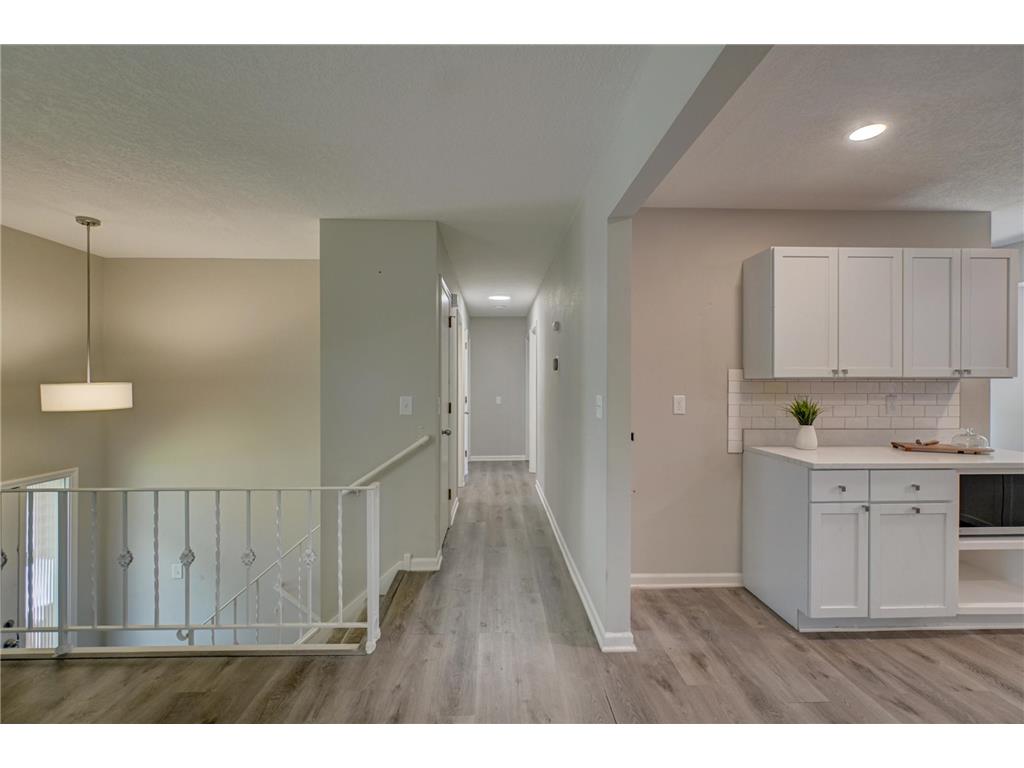 5881 Lexington Avenue N Shoreview MN 55126 7070233 image6