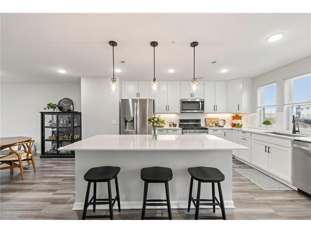 5882 156th Street W Apple Valley MN 55124 7022504 image1