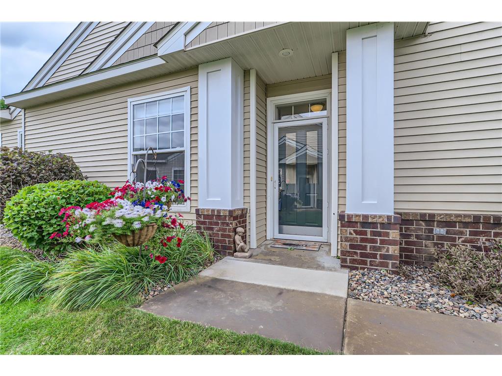 5884 Prairie Ridge Drive Shoreview MN 55126 6402540 image1