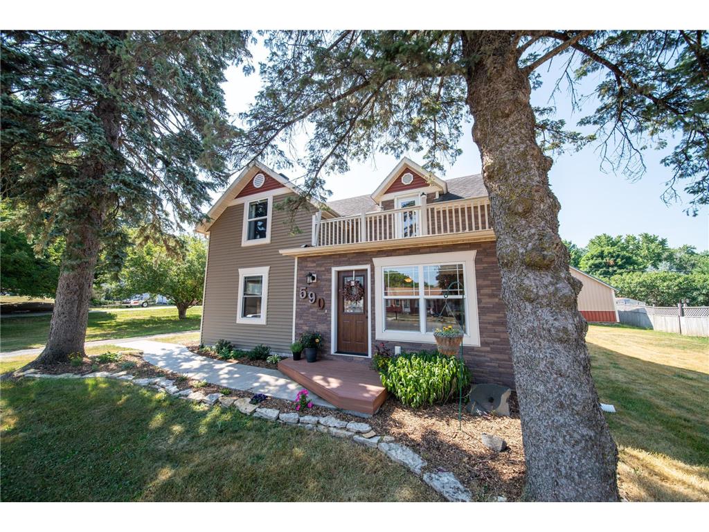 590 E 13th Street Saint Charles MN 55972 6399380 image1