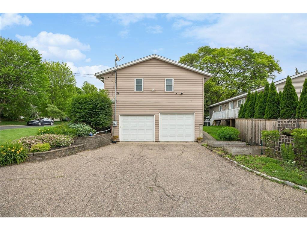 5900 Saint Johns Avenue Edina MN 55424 7084080 image20
