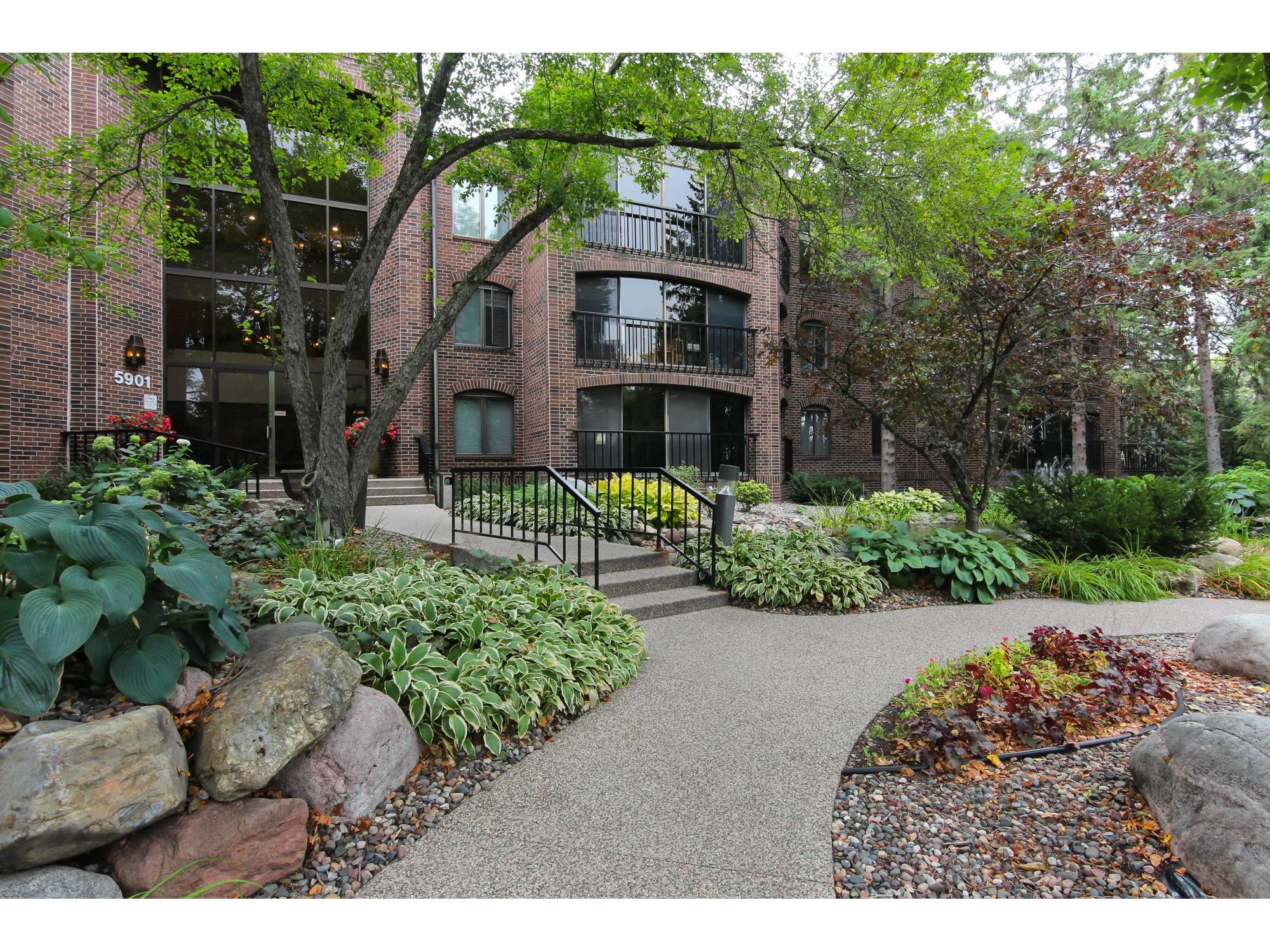 5901 Laurel Avenue 225, Golden Valley, MN 55416 MLS 5708707 Edina