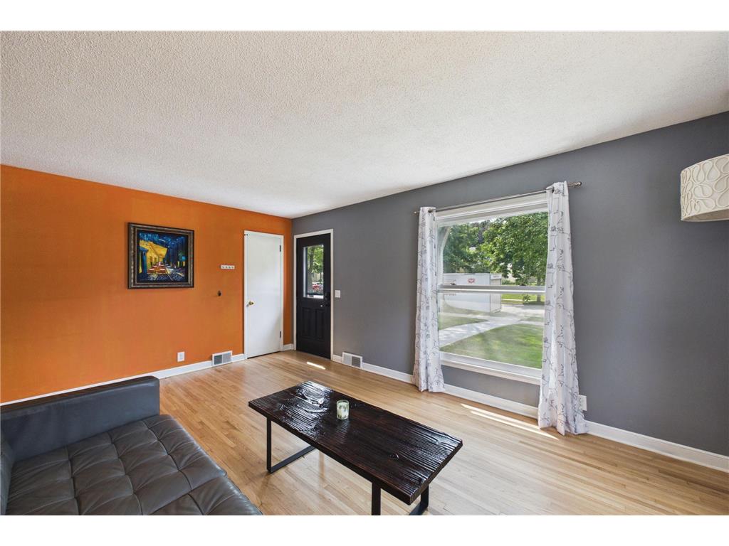 5901 Thomas Avenue S Minneapolis MN 55410 7093021 image2