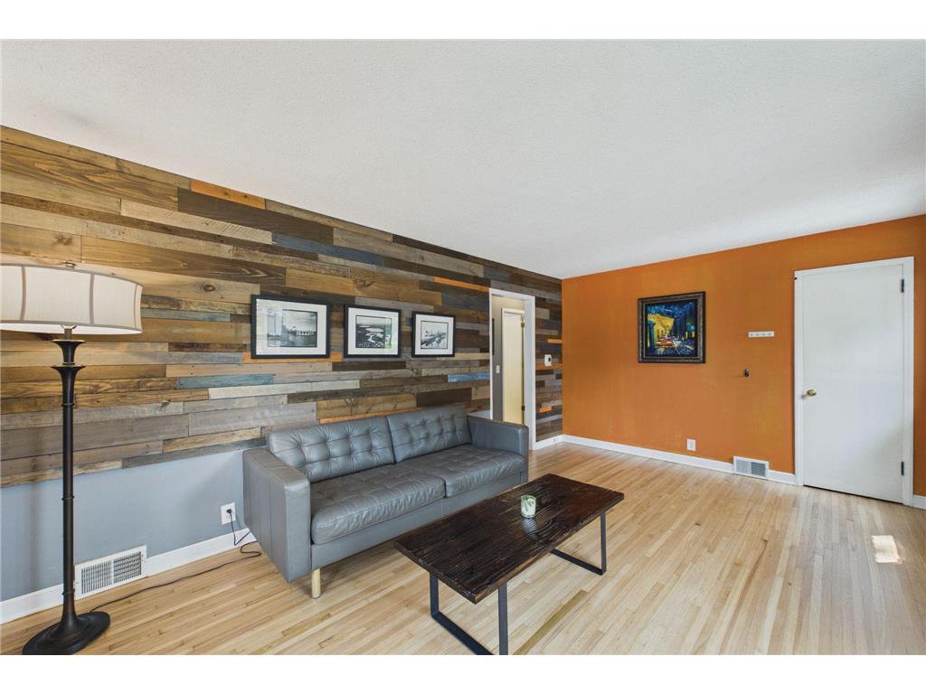 5901 Thomas Avenue S Minneapolis MN 55410 7093021 image3